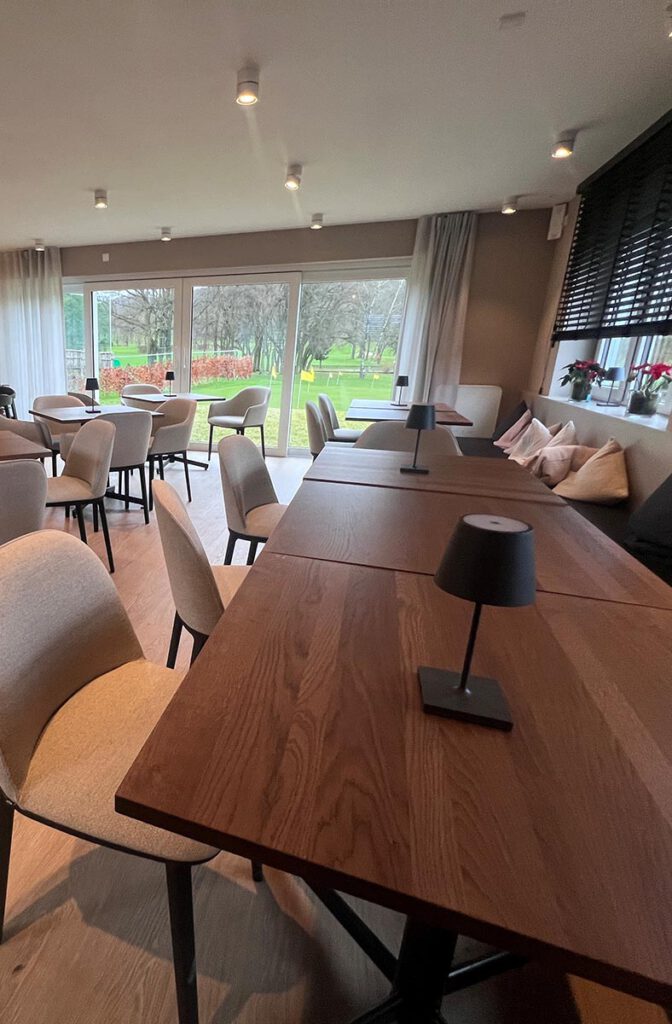 Die Harry Colt Lounge in der Brasserie 27 im Clubhaus des Aachener Golf Clubs