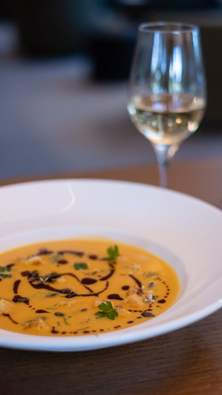 Ein Gericht der Speisekarte des Aachener Restaurants Brasserie 27 auf dem Gelände des Aachener Golf-Clubs